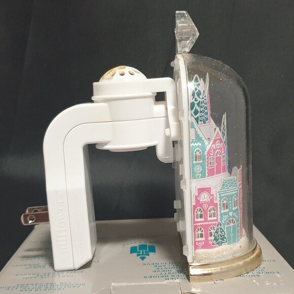 Bath & Body Works Holiday Village Wallflower Fragrance Plug Christmas (Used) - Picture 6 of 10